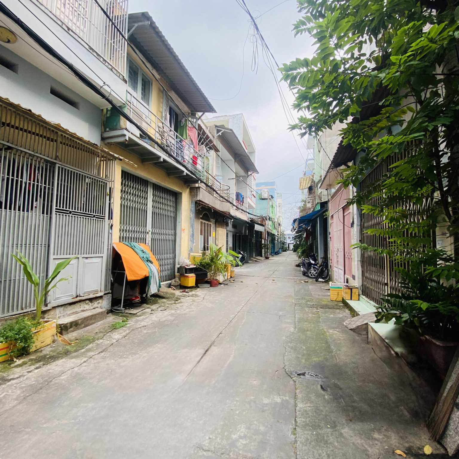 bán nhà hẻm thông Kênh Nước Đen