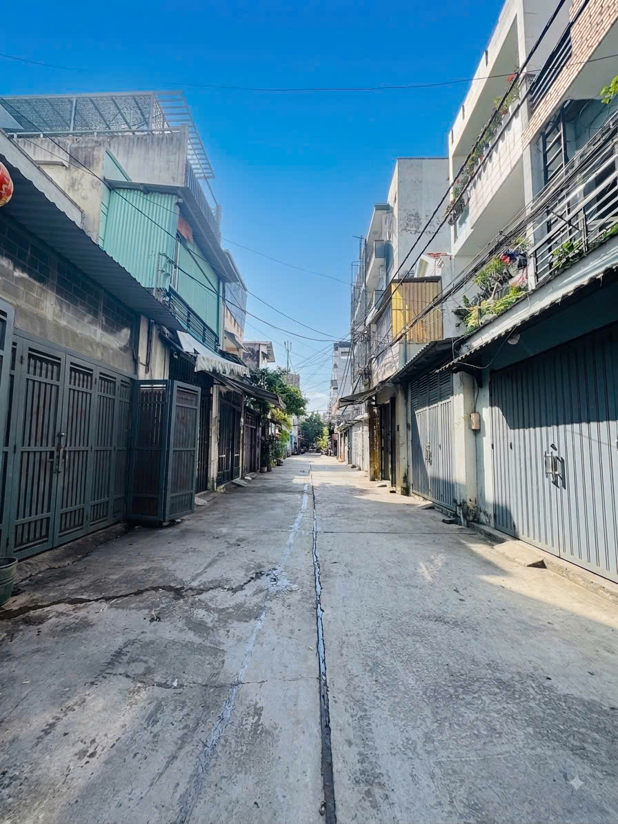 nhà hẻm xe hơi Bình Hưng Hòa